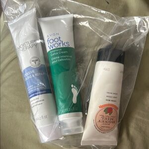 Avon Foot Works & Moisture Therapy Trio - White, Green, Peach